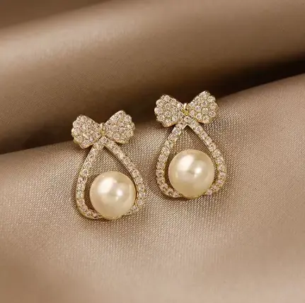 Bow Grace Pearl Studs